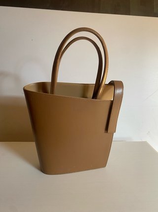 Bolso de mano piel diseño bonito