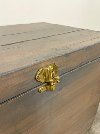Baúl de madera maciza