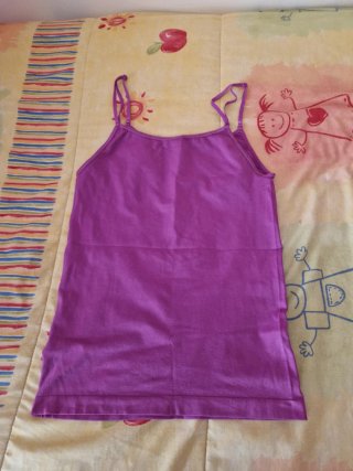 Camiseta tirantes morada y verde