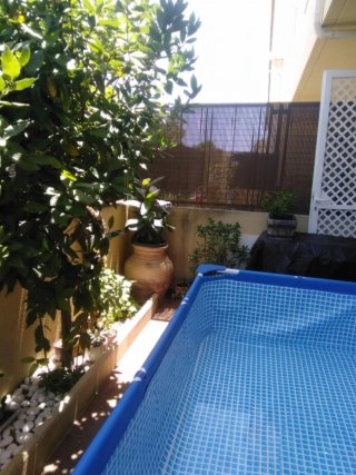 Piscina familiar con depuradora
