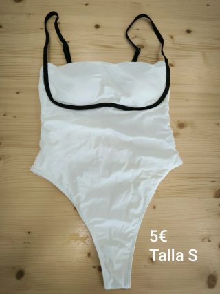 Bikinis y bañadores. Tallas S. Sin estrenar
