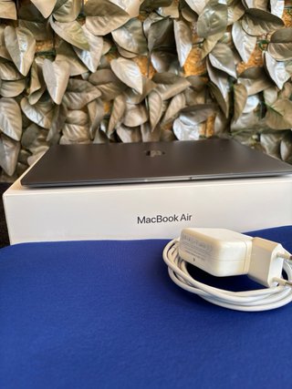 MacBook Air i3 2020 8GB 256GB SSD Gris Espacial