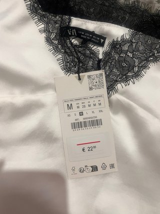 Top Zara encaje negro blanco Talla M