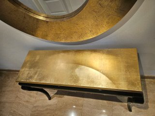 Mesa recibidor madera y cristal negra/dorada