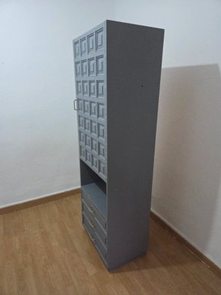 Armario gris de madera 40,5×61,5×180 cm