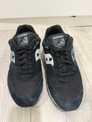 Zapatillas Saucony Negras y Plateadas