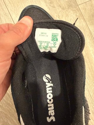 Zapatillas Saucony Negras y Plateadas