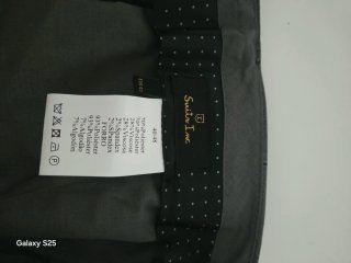 Traje de cuadros gris impecable