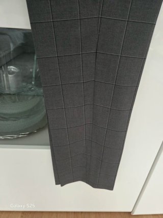 Traje de cuadros gris impecable