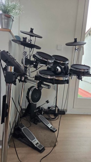 Bateria Electrónica Alesis Surge Mesh Kit