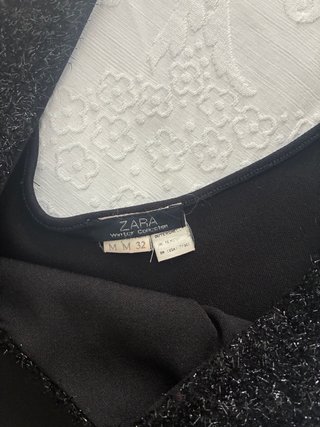 Top Negro Brillante V-Neck