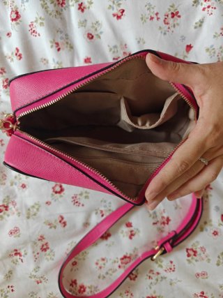 Bolso rosa fucsia cadenas doradas