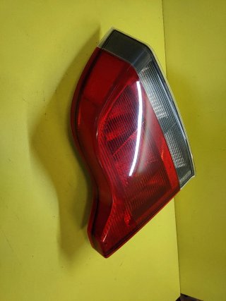 PILOTO TRASERO DERECHO VOLVO S60 BERLINA