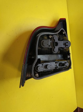 PILOTO TRASERO DERECHO VOLVO S60 BERLINA