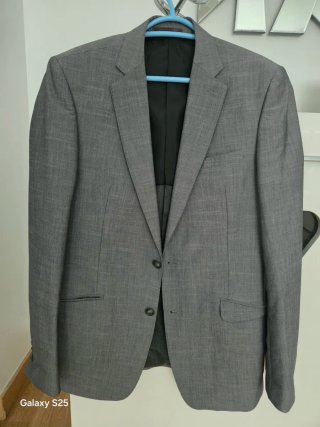 Traje gris elegante