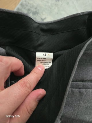Traje gris elegante