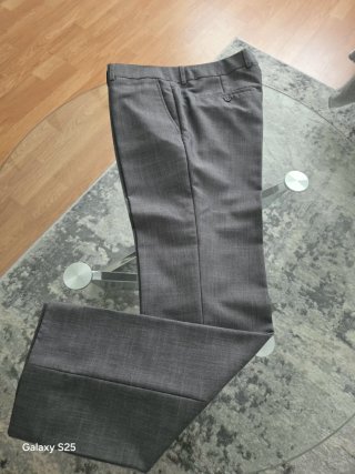 Traje gris elegante