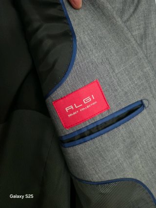 Traje gris elegante