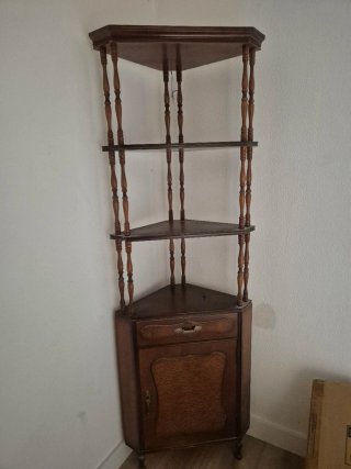 Mueble esquinero de madera