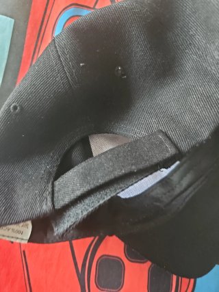 Gorra negra de tela