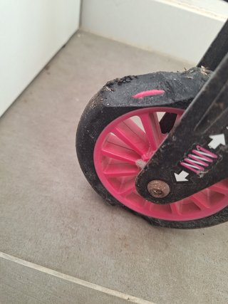 Patinete infantil Oxelo (rueda a cambiar)
