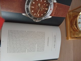 Libro un hombre y su reloj