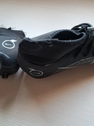 Botas de fútbol Nike negras
