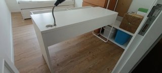 Escritorio con dos cajoneras