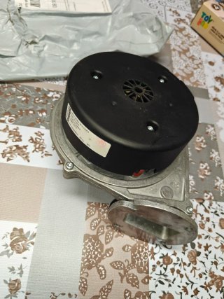 Extractor EBM Papst NRG118 230V AC 50Hz
