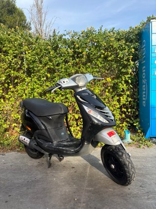 Piaggio Zip 2T Scooter Negro/Plata