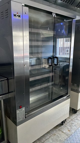 Espada para asar muslos de pollo