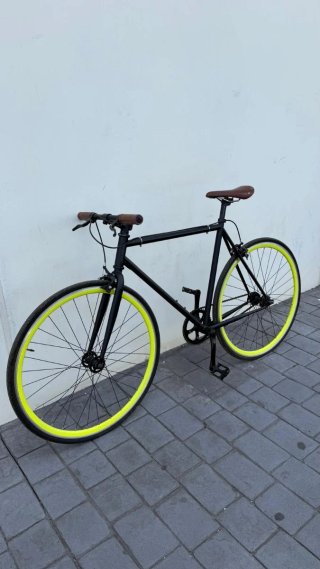 Bicicleta Fixie Bpro Negra Asiento Marrón