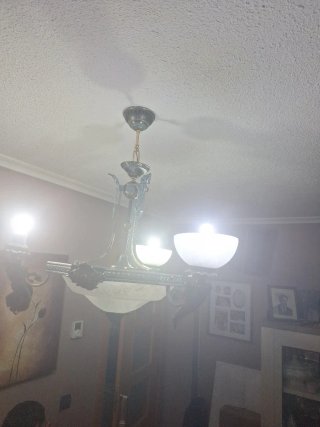 Lámpara de salón dorada y verde oscuro