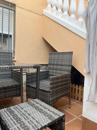 Conjunto Terraza: Sofá, Mesa, 2 Sillas y taburetes