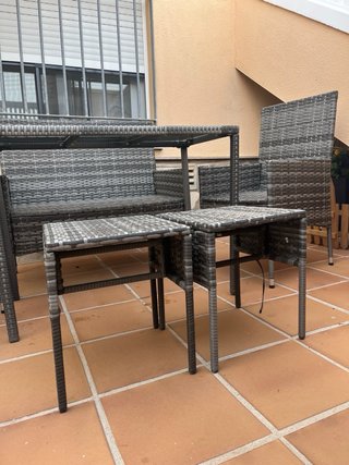 Conjunto Terraza: Sofá, Mesa, 2 Sillas y taburetes