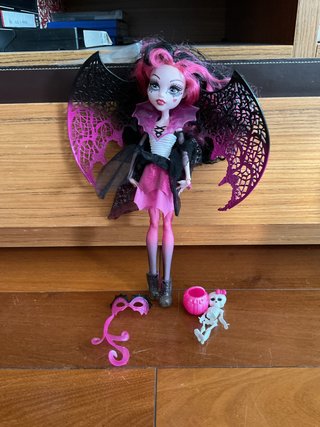 Muñeca Monster High Draculaura con accesorios