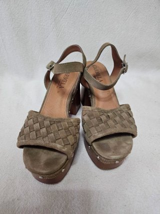 Sandalias Carmela Talla 38 Tacón Cuña