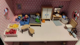 Casa de muñecas con muebles