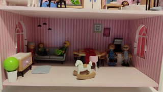 Casa de muñecas con muebles
