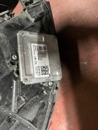 Faro xenon izquerdo VW Caddy mk4 2k
