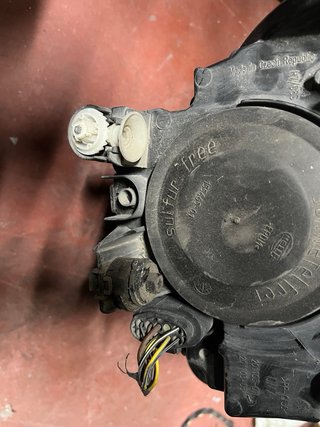 Faro xenon izquerdo VW Caddy mk4 2k