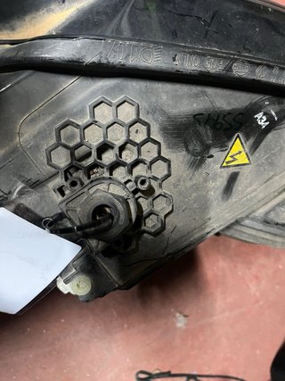 Faro xenon izquerdo VW Caddy mk4 2k