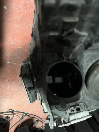 Faro xenon izquerdo VW Caddy mk4 2k