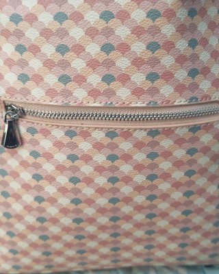 Mochila Parfois juvenil con etiqueta