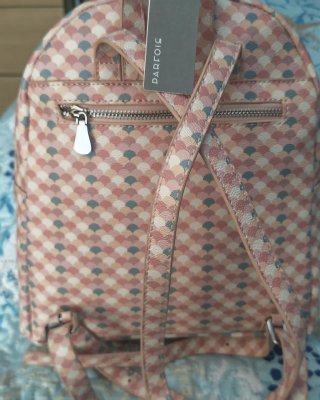 Mochila Parfois juvenil con etiqueta