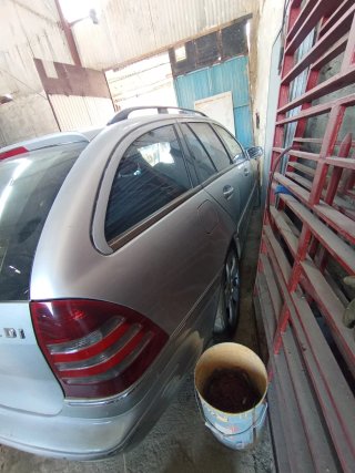 Mercedes-Benz Clase C 2005