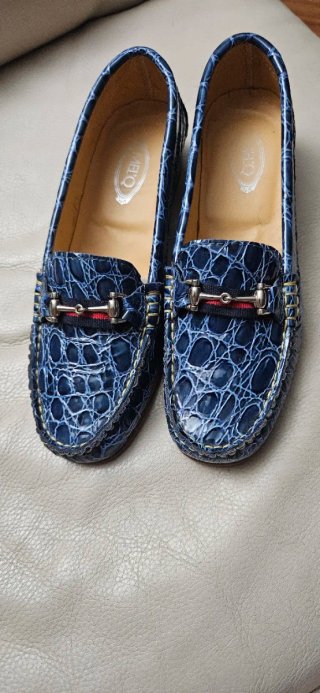 Zapatos charol azul TOD'S mujer