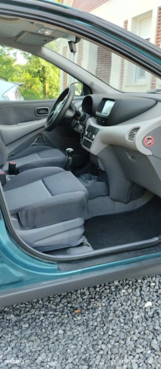 Nissan Almera 2004