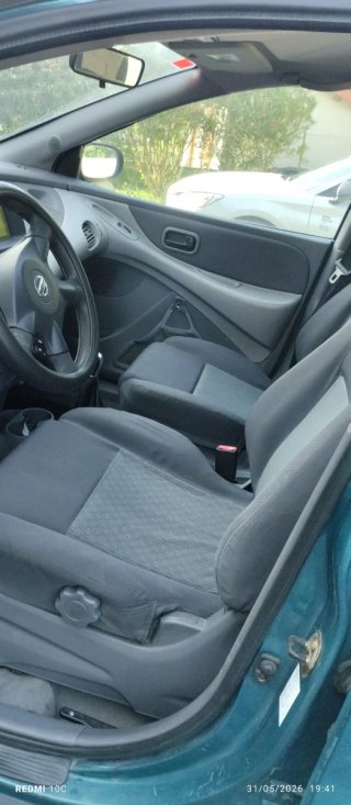 Nissan Almera 2004