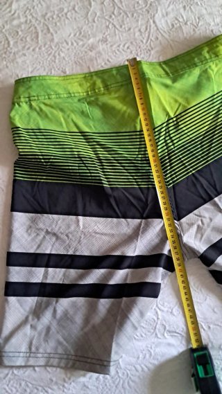 Bañador hombre. Diseño estilo O'Neill. Gris verde